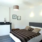 Les De Laure - L'or Vert, Avec Vue Sur Le Chateau, Parking Prive, Climatisation, Netflix, A 160 M De La Cite Medievale Apartment *