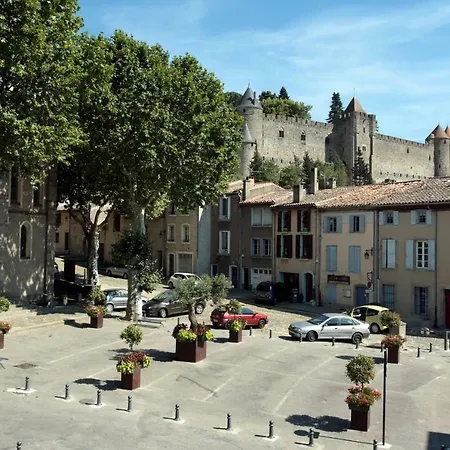 Apartment Les De Laure - L'or Vert, Avec Vue Sur Le Chateau, Parking Prive, Climatisation, A 160 M De La Cite Medievale