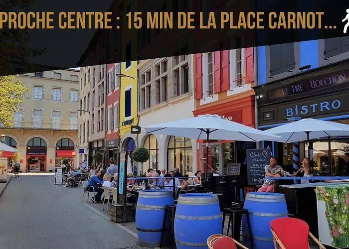 Appartement Les De Laure - L'or Vert, Avec Vue Sur Le Château, Parking Privé, Climatisation, Netflix, à 160 M De La Cité Médiévale