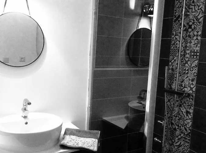 Les De Laure - L'or Vert, Avec Vue Sur Le Chateau, Parking Prive, Climatisation, Netflix, A 160 M De La Cite Medievale