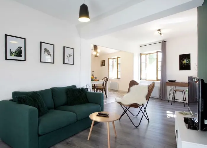 Apartment Les De Laure - L'or Vert, Avec Vue Sur Le Chateau, Parking Prive, Climatisation, Netflix, A 160 M De La Cite Medievale Carcassonne