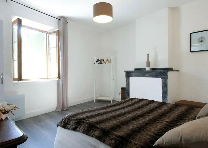 Les De Laure - L'or Vert, Avec Vue Sur Le Château, Parking Privé, Climatisation, Netflix, à 160 M De La Cité Médiévale *